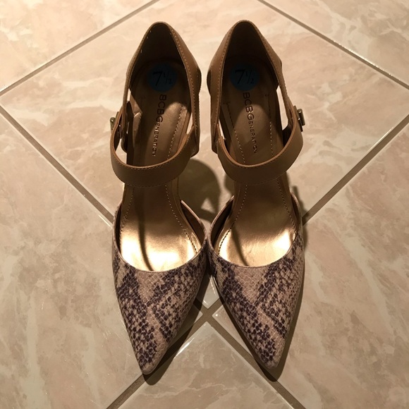 BCBGeneration Shoes - 🏷NWOT🏷 BCBG Heels